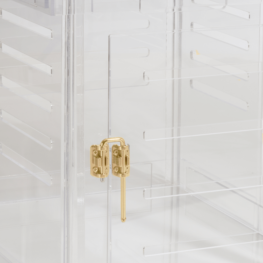 Large Crate (Gold Latch)