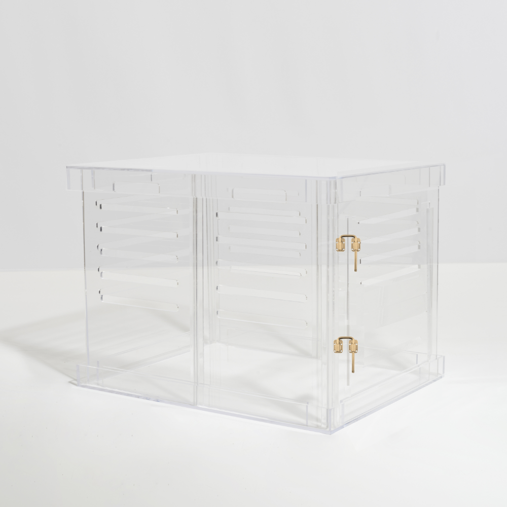 Large Crate (Gold Latch)
