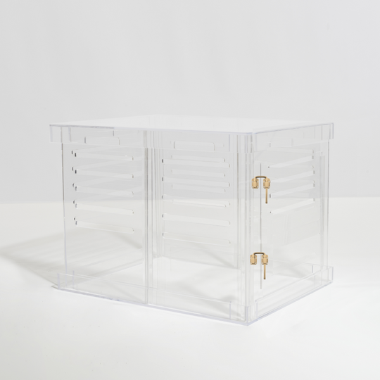 Large Crate (Gold Latch)