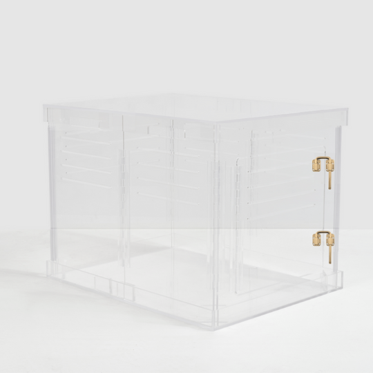 Medium Crate (Gold Latch)