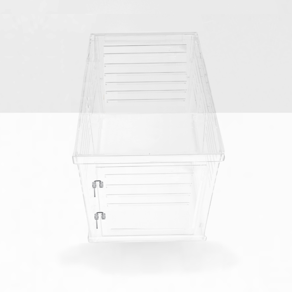 Medium Crate (Silver Latch)