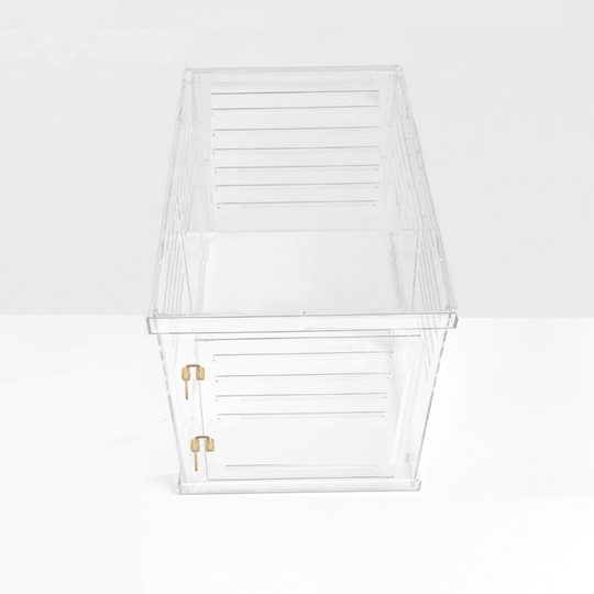Medium Crate (Gold Latch)