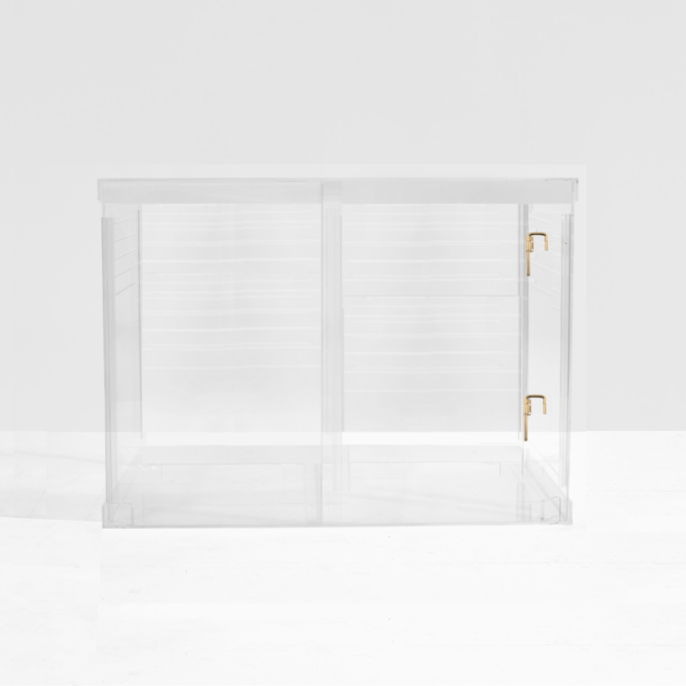 Medium Crate (Gold Latch)