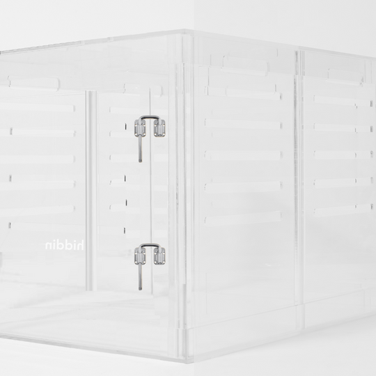 Medium Crate (Silver Latch)