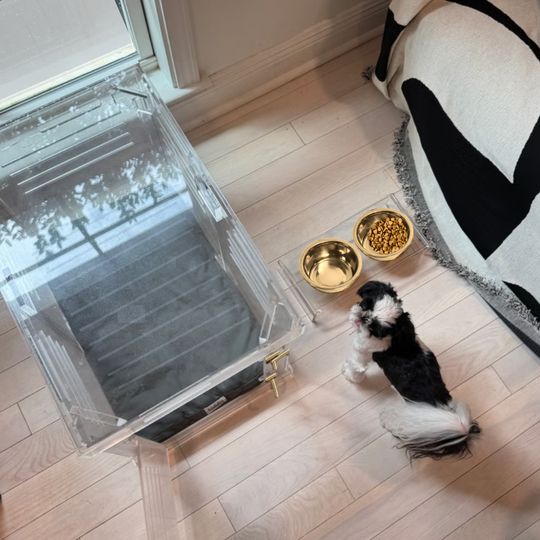 Medium Crate (Gold Latch)